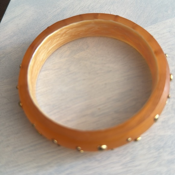 Frosted textured gold bangle bracelet. Gold studs Glossy white/gold swirl lining - Picture 3 of 4